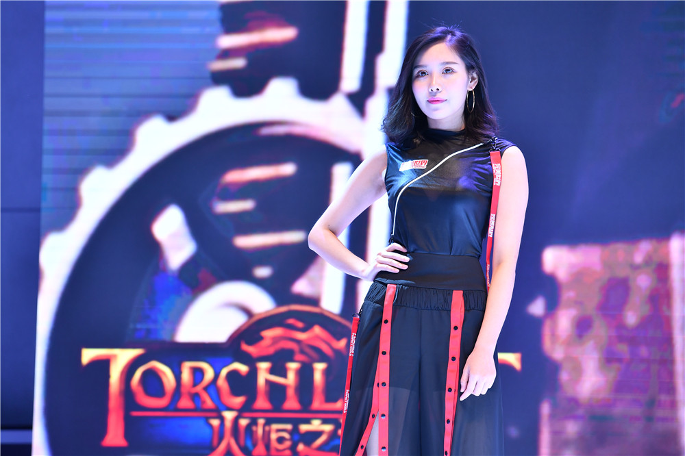 2017年CJ完美世界展台，模特、Showgirl群芳争艳