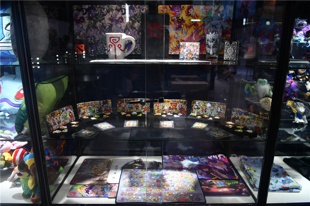 完美世界展馆门庭若市 TI7周边人气爆棚