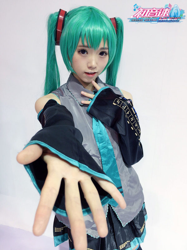 《初音速》今日亮相CJ 电子歌姬化身轮滑达人