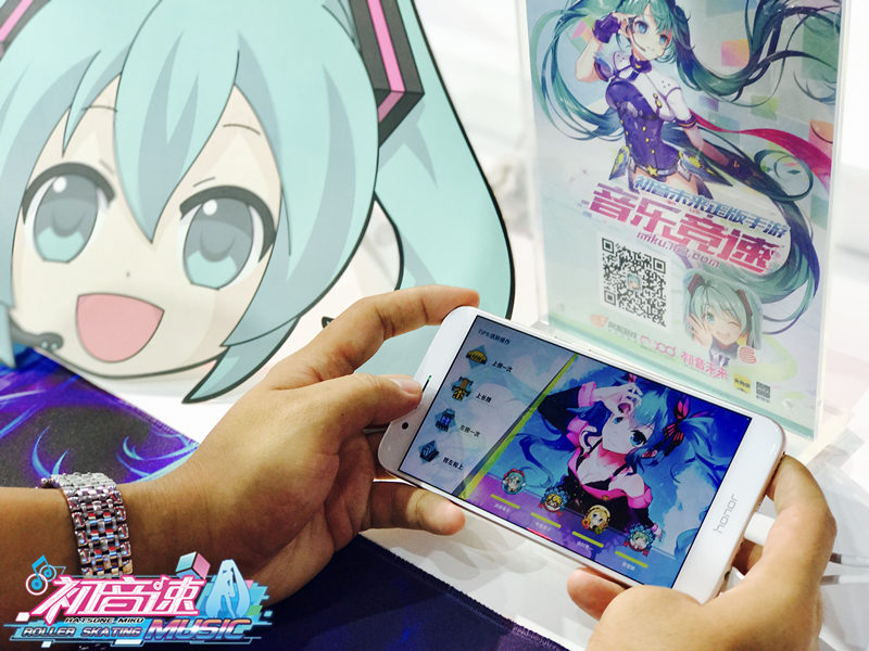《初音速》今日亮相CJ 电子歌姬化身轮滑达人