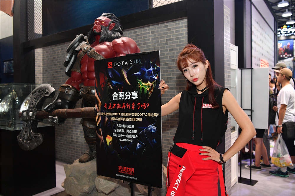 CJ第一天 完美世界展台众多精品为你极致精彩