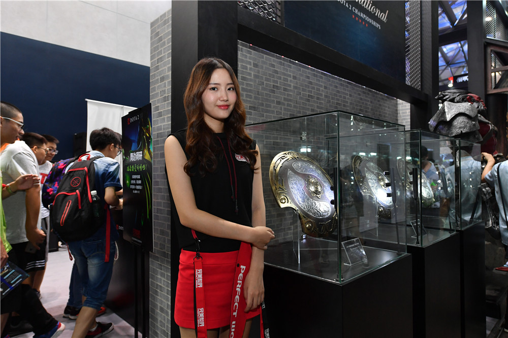 CJ第一天 完美世界展台众多精品为你极致精彩