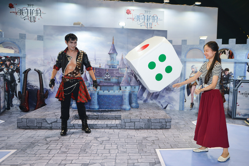 《HIT》麽多漫展圆满落幕，高颜值coser引爆现场