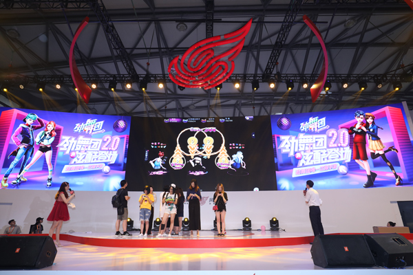 女司机的手速！《劲舞团》手游ChinaJoy玩家表演赛