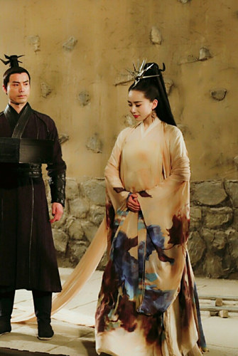 触发隐藏羁绊《醉玲珑》手游明星交互指南