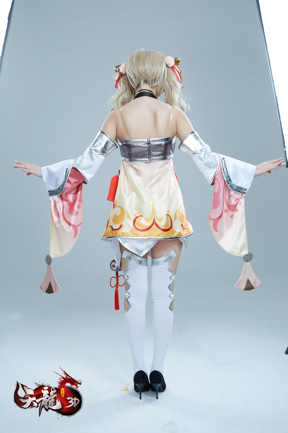 《天龙3D》美女玩家红人坊 海量私房照流出
