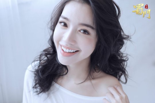 性感越南妞回归代言 《蜀门手游》9月28日公测开启