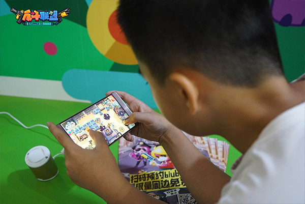 嗨玩动漫嘉年华《反斗联盟》手游亮相爱奇艺FUN盛典