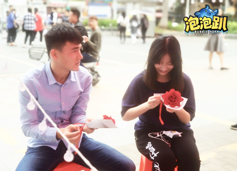 《泡泡趴》校园行收获众多粉丝！情侣玩法浪漫拉开春季活动！