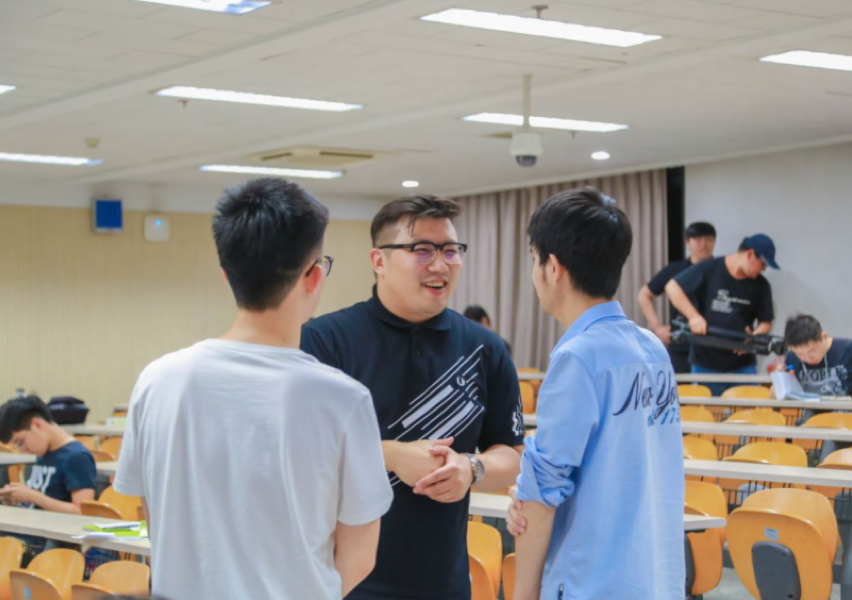 《王者荣耀》北大电竞讲座，电竞行业没那么简单