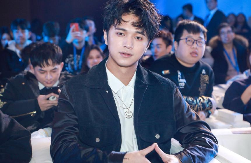 为什么剑仙是国服第一李白？队友想要演他，却被他用五杀强势征服！