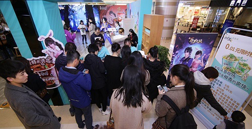 《新斗罗大陆》携手康师傅 ，年轻人怎么看待这碗“大碗宽面”