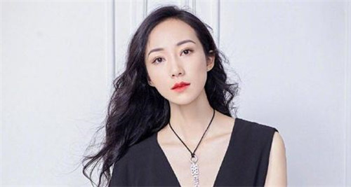 神秘代言人剪影曝光 《末日进化》首位代言人大猜想！
