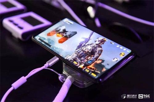 ChinaJoy现场直击：ROG游戏手机2何以成为展区中的“明星”产品？