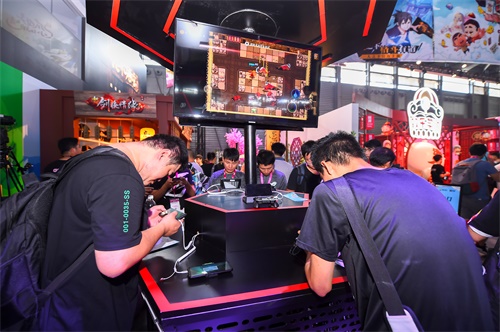 ChinaJoy现场直击：ROG游戏手机2何以成为展区中的“明星”产品？