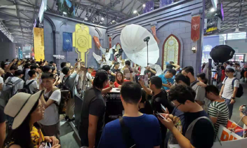 《神魔大陆》手游引燃ChinaJoy！CJ上的维密秀
