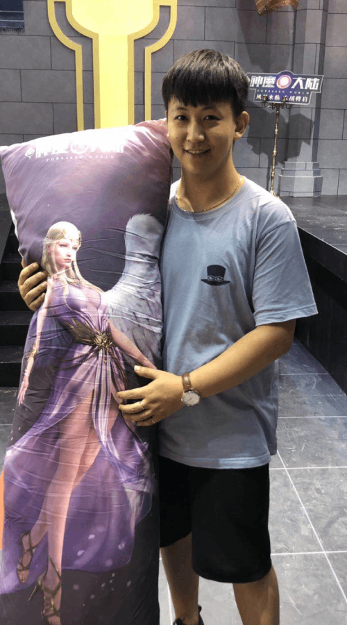 《神魔大陆》手游引燃ChinaJoy！CJ上的维密秀