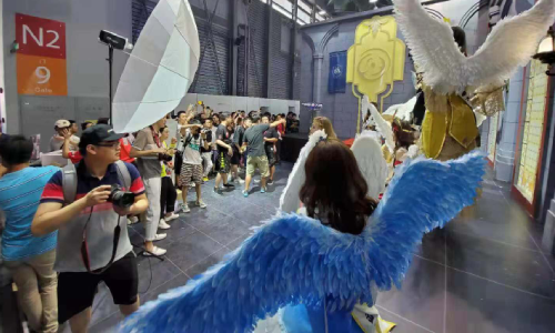 《神魔大陆》手游引燃ChinaJoy！CJ上的维密秀