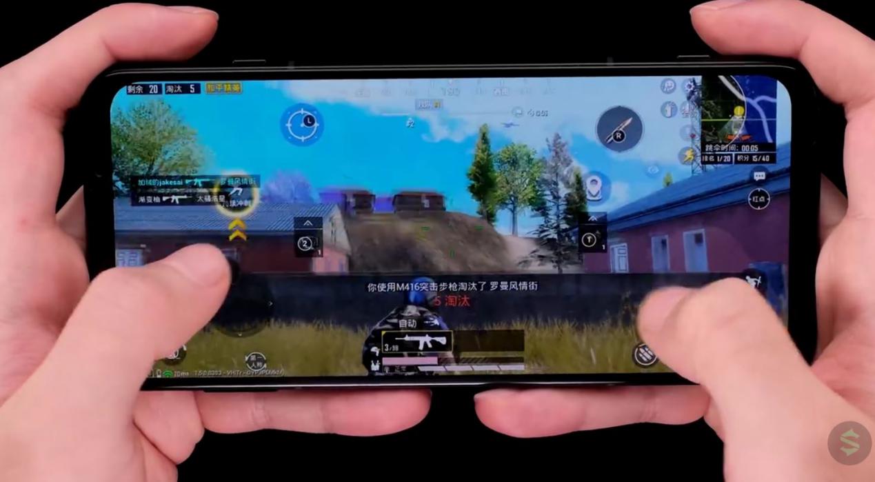 腾讯黑鲨游戏手机3黑科技配置打造多维操控体验，网友反馈轻松吃鸡