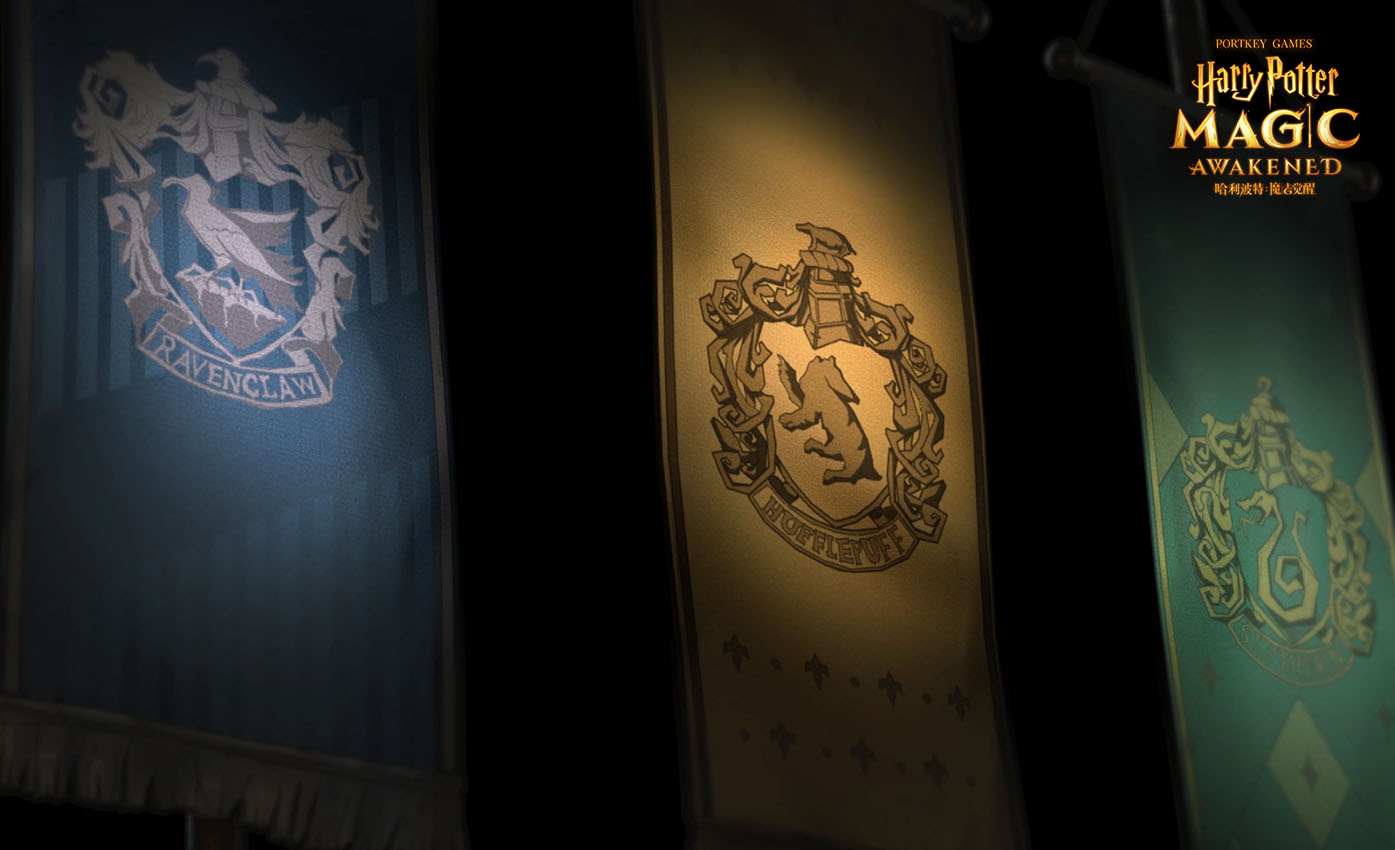 《哈利波特：魔法觉醒》霍格沃茨城堡在夜幕下矗立，神秘魔法空间缓缓开启