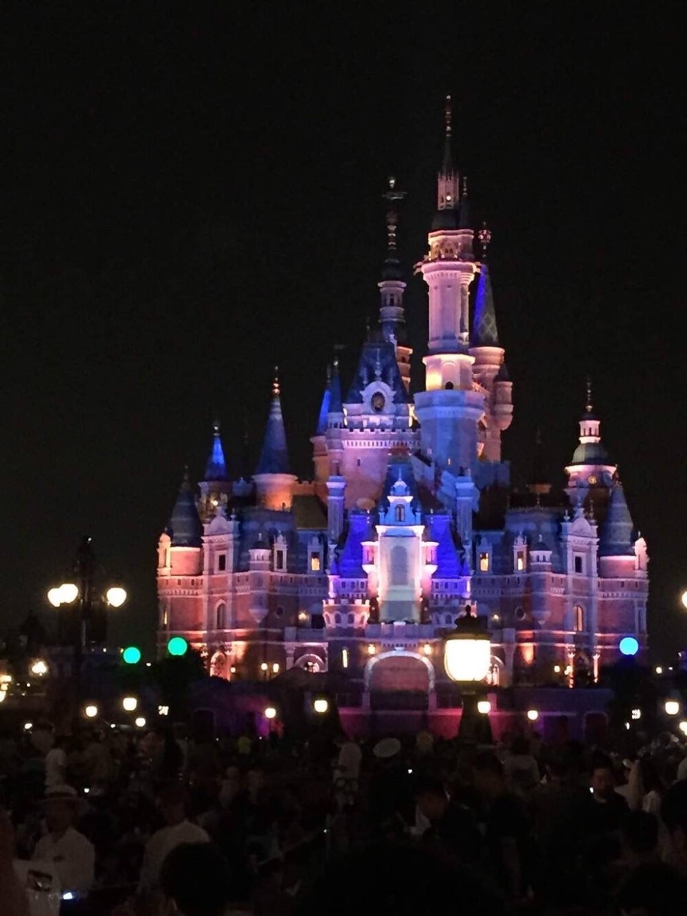 迪士尼夜晚高清背景图图片