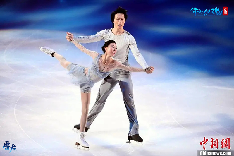 全新婚礼玩法上线，世界花滑冠军庞清佟健三生湖冰上起舞！