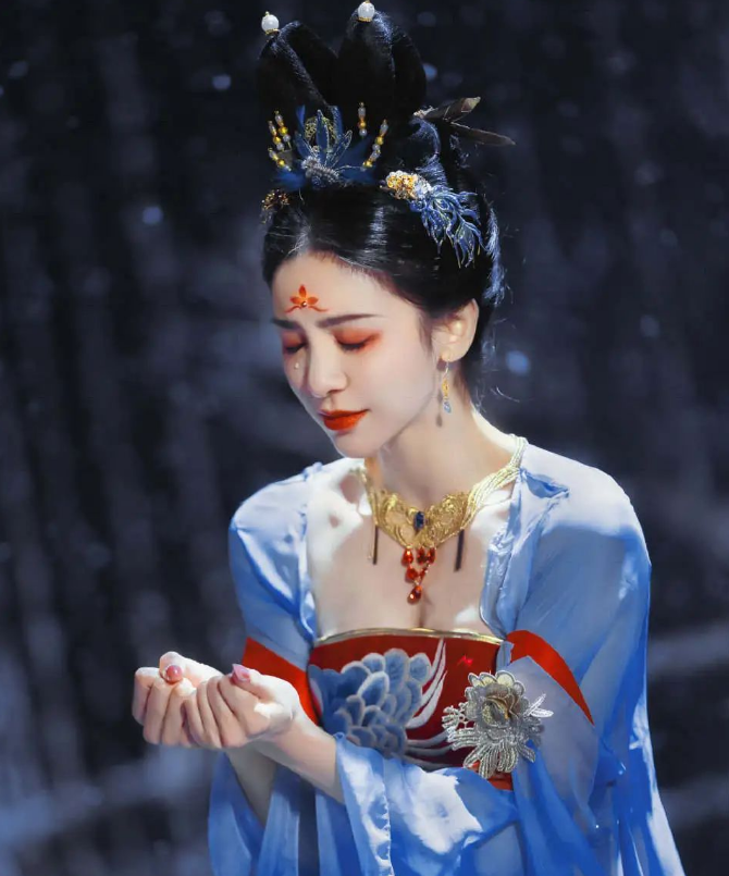 参加浪姐3的国家首席舞者唐诗逸，竟是绝对演绎女明星的“娘家人”！