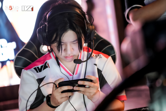  The Fifth Personality player's story: Gr_N1e - keep walking and climb the peak