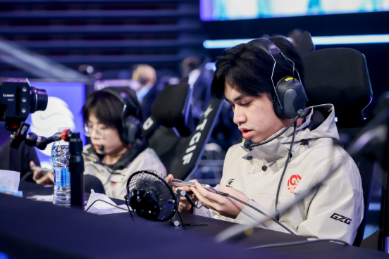 上海电竞大师赛首日开赛，决胜巅峰“首秀”燃动静安