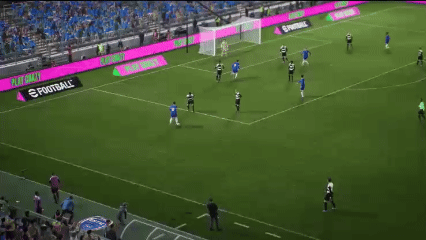 中场屏障驱动红色王朝，坚韧意志托起冠军荣光！