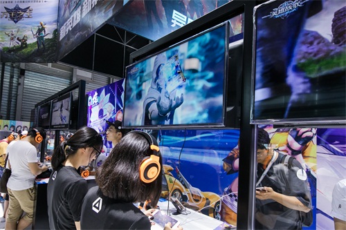 《英雄战歌》亮相ChinaJoy 颠覆式战斗体验革新TCG