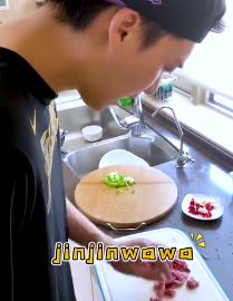 李易峰jinjinwawa梗介绍