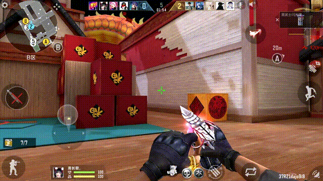 《穿越火线：枪战王者》新年广场马年贺岁版B点投掷武器技巧